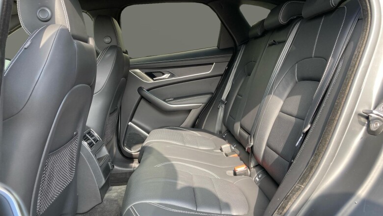 Jaguar F-Pace 2.0 D200 R-Dynamic Black 5dr Auto AWD Diesel Estate